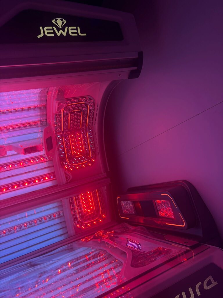 Luxura jewel laydown sunbed face section led picture